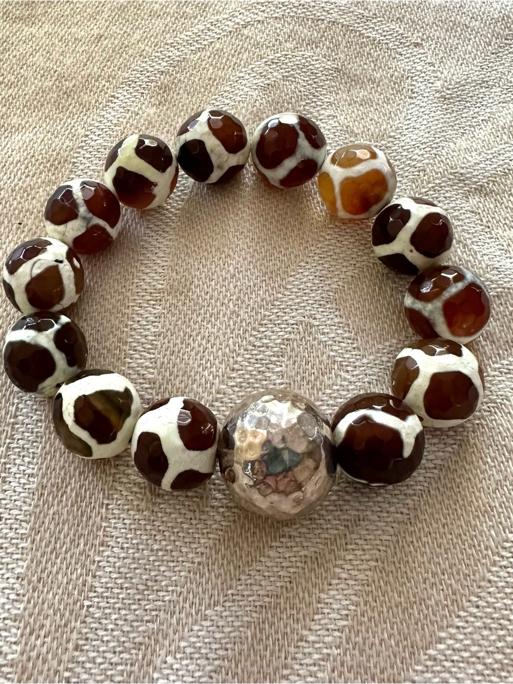 Chunky Agate-Look Faceted Bead Stretch Bracelet Hammered Silver Tone Boho - Picture 2 of 8